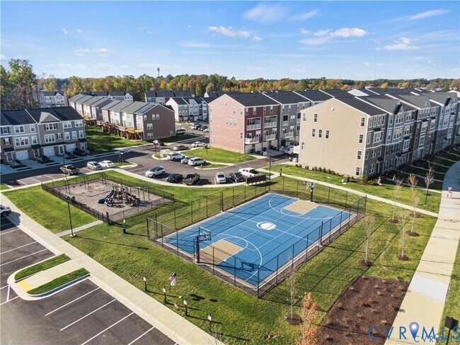 Building Photo - 435 Burden Dr