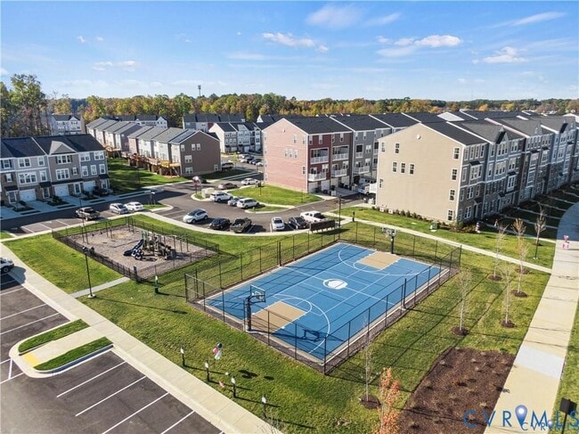 Building Photo - 467 Burden Dr