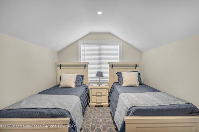 Building Photo - 502 Brighton Ave