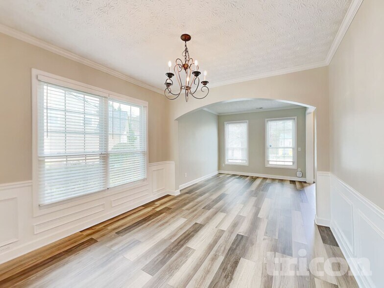 Building Photo - 415 Park Creek Trce