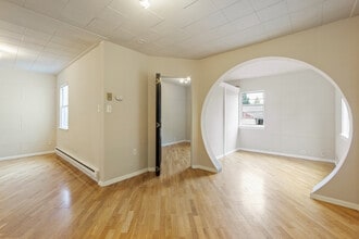Building Photo - 409 N Yakima Ave