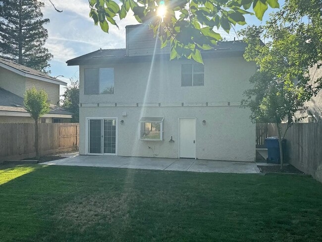 Building Photo - 9950 N Canyon Creek Ln