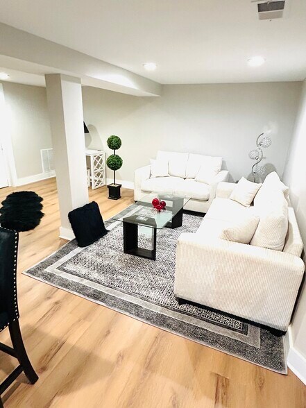 Modern living room - 1516 Hamilton St NW