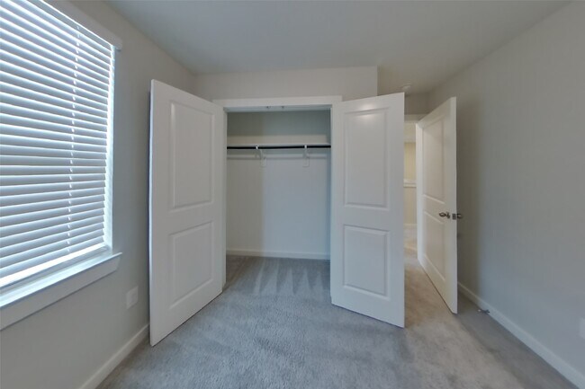 Building Photo - 4908 San Fabiano Ct