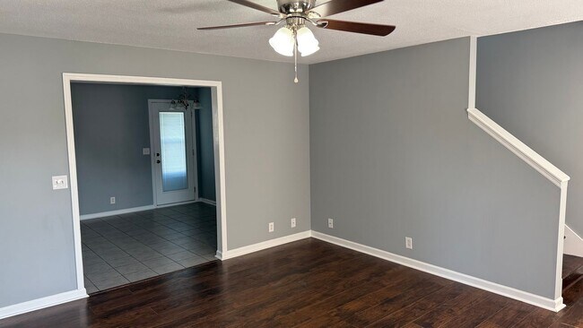Building Photo - 2702 Painted Pony Dr