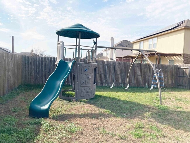 Building Photo - 10001 Desperado Dr