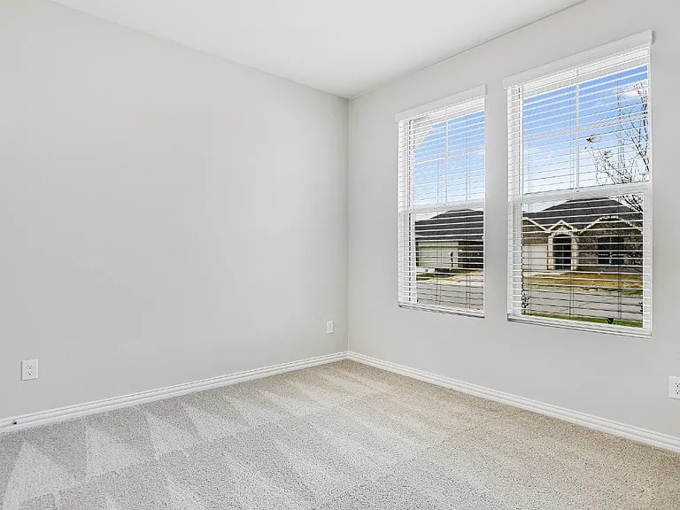 Building Photo - 3416 Kingsview Dr