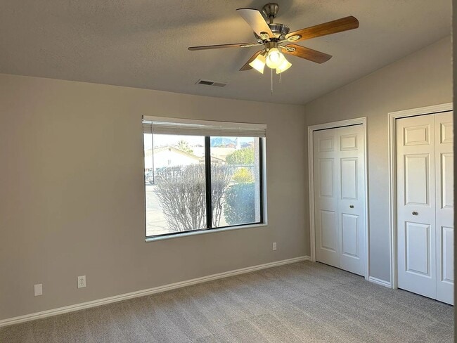 Building Photo - Single-Level 3 Bedroom Townhome in St. George