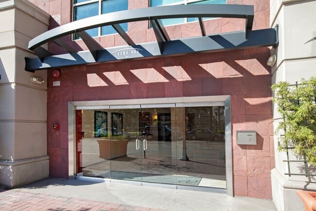 Building Photo - Furnished 2 bedroom with flex office space near Convention Center Downtown!