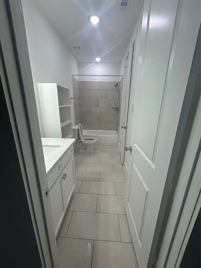 Building Photo - 4605 Lavatera St