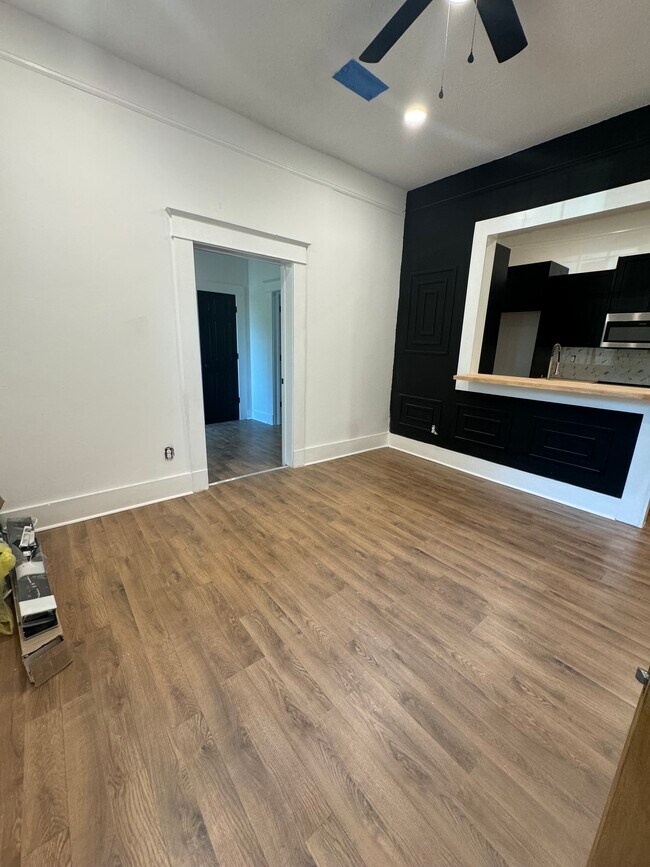 Building Photo - 505 Arnold Ave