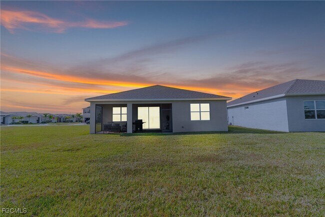 Building Photo - 607 Parkshore Lk Ave