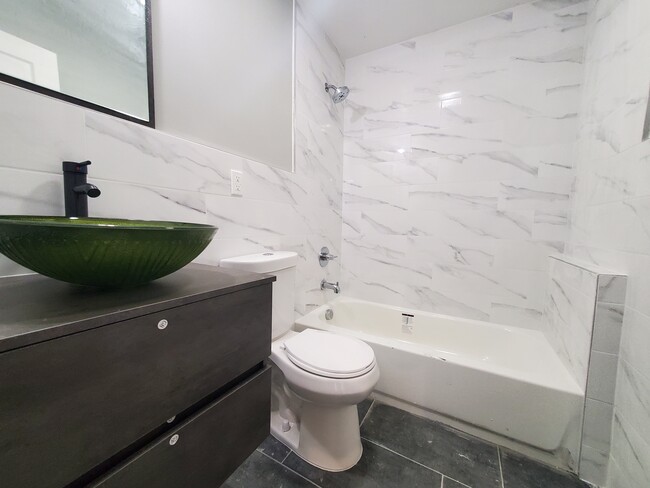 Unit 3 - 220 N 5th St