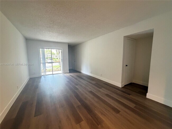 Building Photo - 300 Gardens Dr