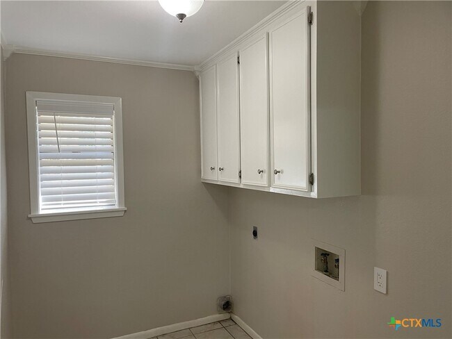 Building Photo - 101 Rio Vista Dr