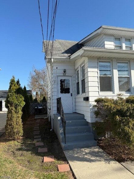 Building Photo - 22 Lincoln Ave