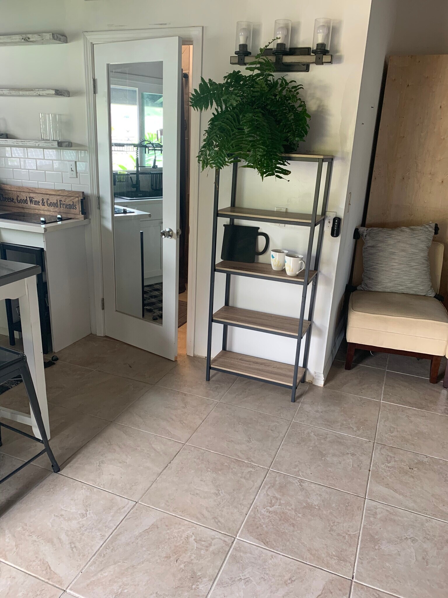 Building Photo - 1409 Auauki St