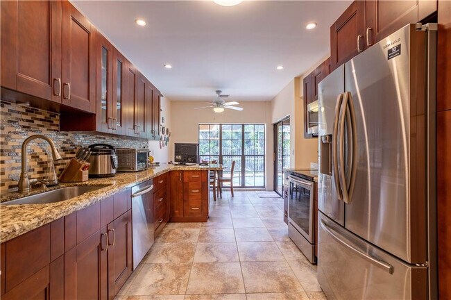 Building Photo - 7618 Solimar Cir