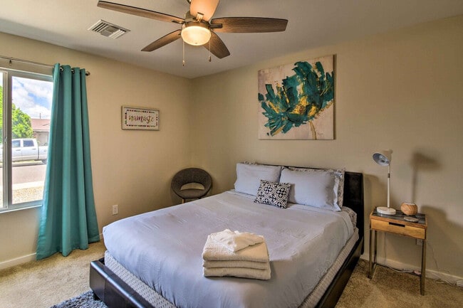 Building Photo - 17649 N 42nd Ln