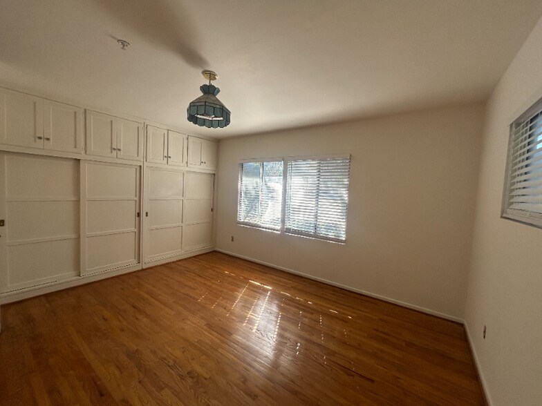 Building Photo - 3305 Jurich Pl