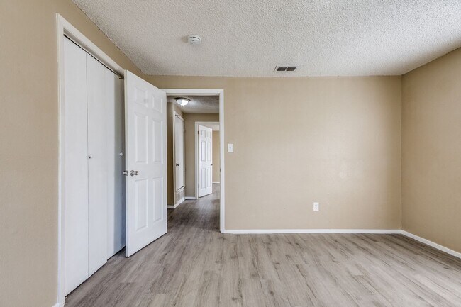 Building Photo - 8100 Doreen Ave