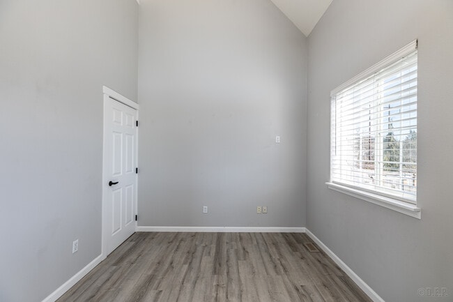 Building Photo - 59941 Windy Ridge Dr