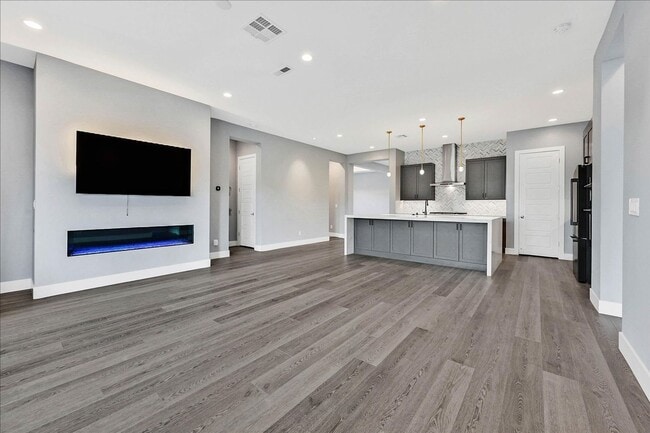 Building Photo - Summerlin West Single-Story 4 Bedroom 4.5 Bathroom Home!