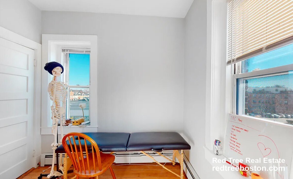 Building Photo - 1284 Commonwealth Ave