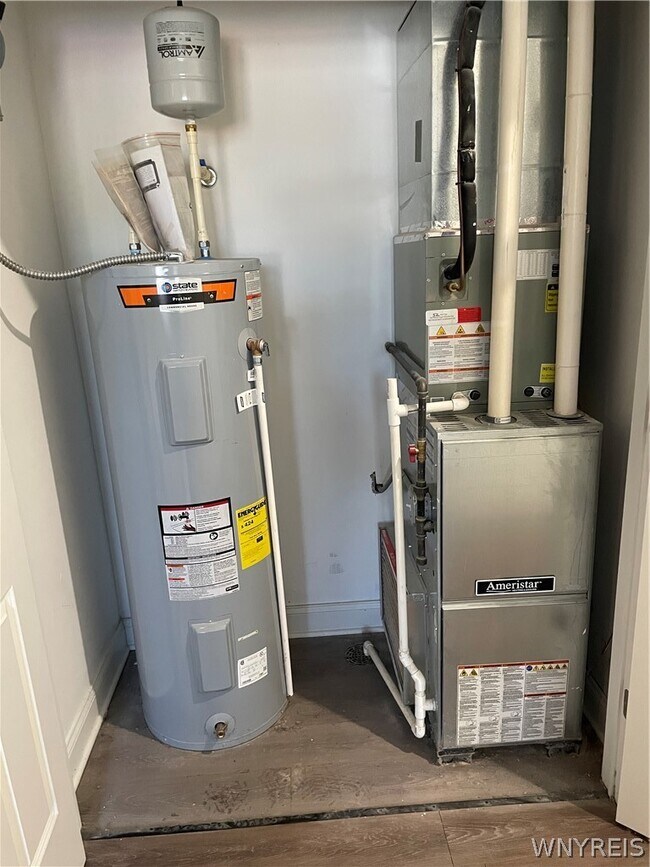 Building Photo - 4226 N Buffalo St