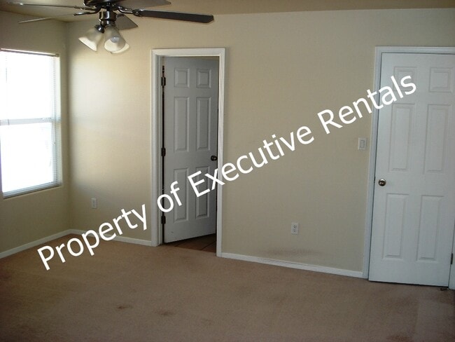 Building Photo - 3974 Sombra Morada Rd