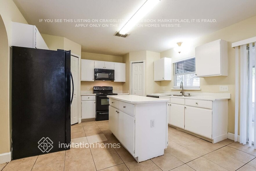 Building Photo - 3223 Scenic Woods Dr