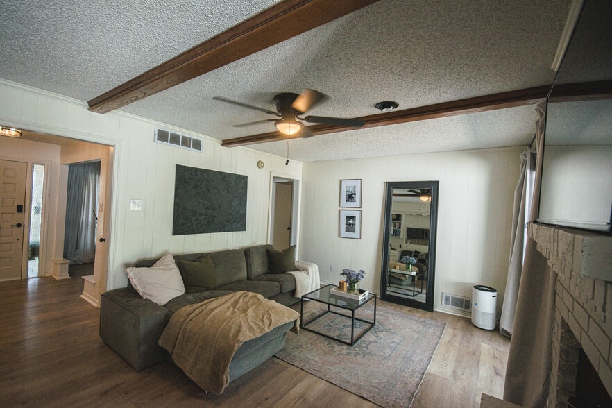 Building Photo - 2334 Babalos Ln