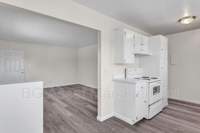 Building Photo - 1932 Ethan Way