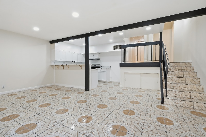 Building Photo - 7924 Woodman Ave