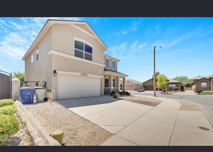 Building Photo - 3800 Loma Caldera