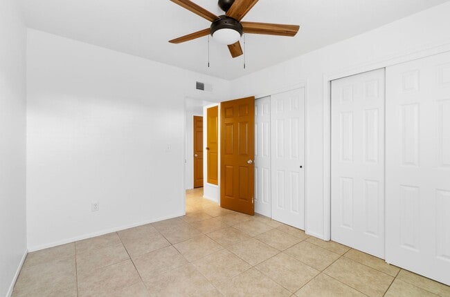 Building Photo - Incredible home with lovely patio perfect for you! Check it out today!