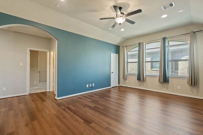 Building Photo - 166 Lindenberry Cir