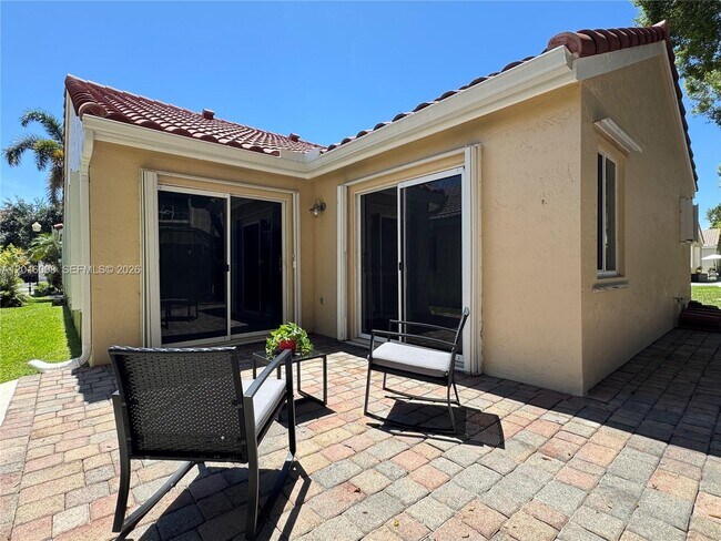 Building Photo - 854 San Remo Dr