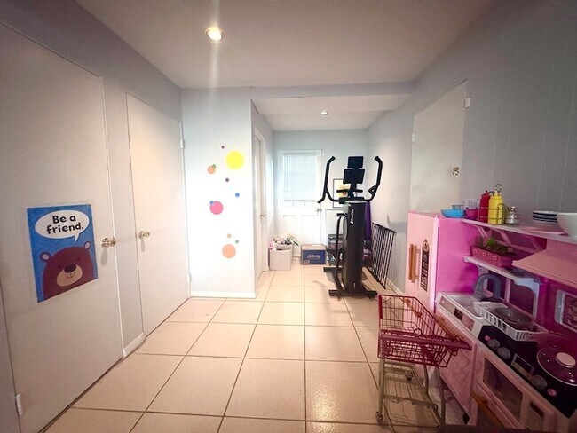 Building Photo - 11 Tirrell Crescent