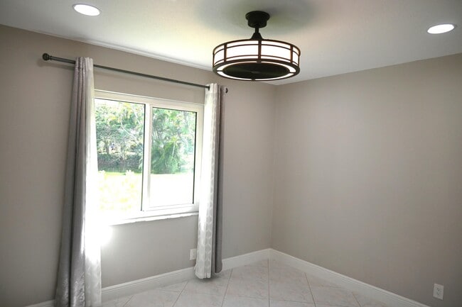 Building Photo - 9746 Lancaster Pl