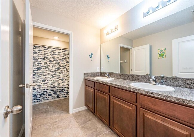 Building Photo - 9650 Sage Creek Dr