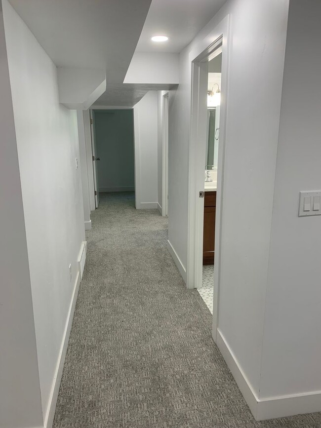 Building Photo - Cozy 4 bedroom 2 bath home in Woods Cross