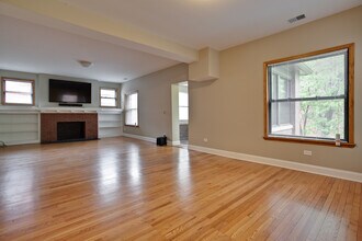 Building Photo - 5419 S Hyde Park Blvd