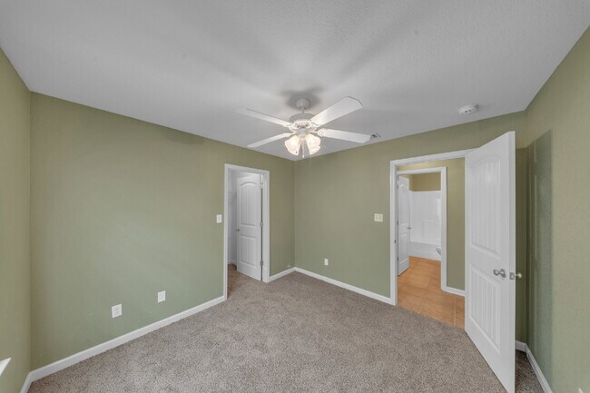 Building Photo - "Charming 3-Bedroom with 2 Full Baths in Valdosta – Perfect Blend of Comfort and Style!"