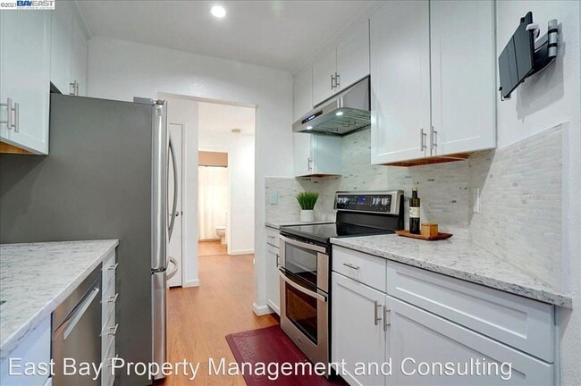 Building Photo - 2 br, 2 bath House - 39400 Albany Common #B