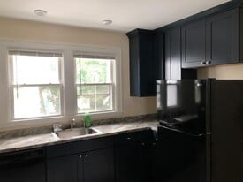 Building Photo - 15 Edison Ave