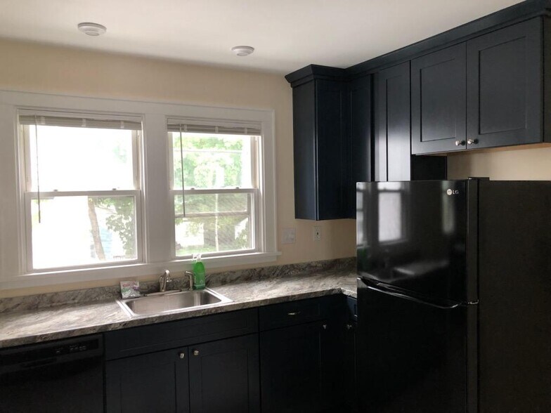 Primary Photo - 15 Edison Ave