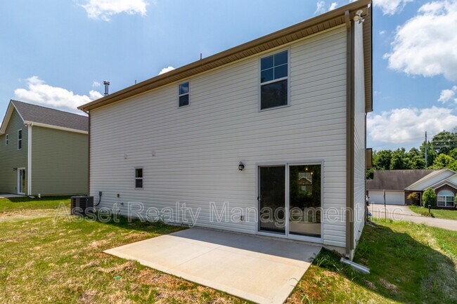 Building Photo - 628 Drakewood Rd