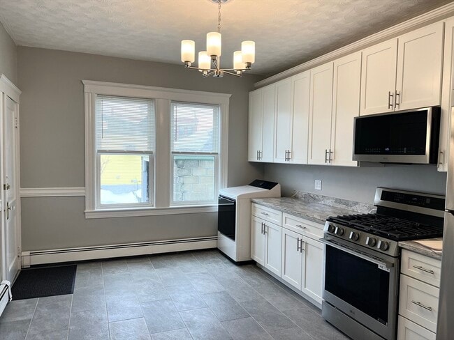 Building Photo - 31 Cutler St