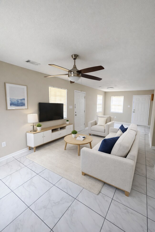 Building Photo - 212 Orchard Way